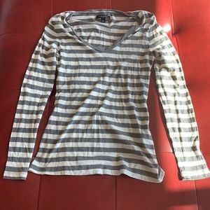 Banana Republic Long Sleeve T-Shirt